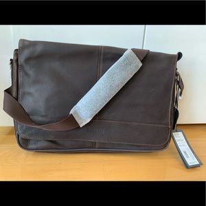 🆕 Kennth Cole “Come Bag Soon” leather lap top bag